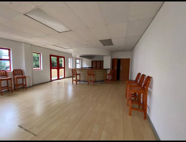 4,670M² WAREHOUSE FOR SALE IN HALFWAY HOUSE